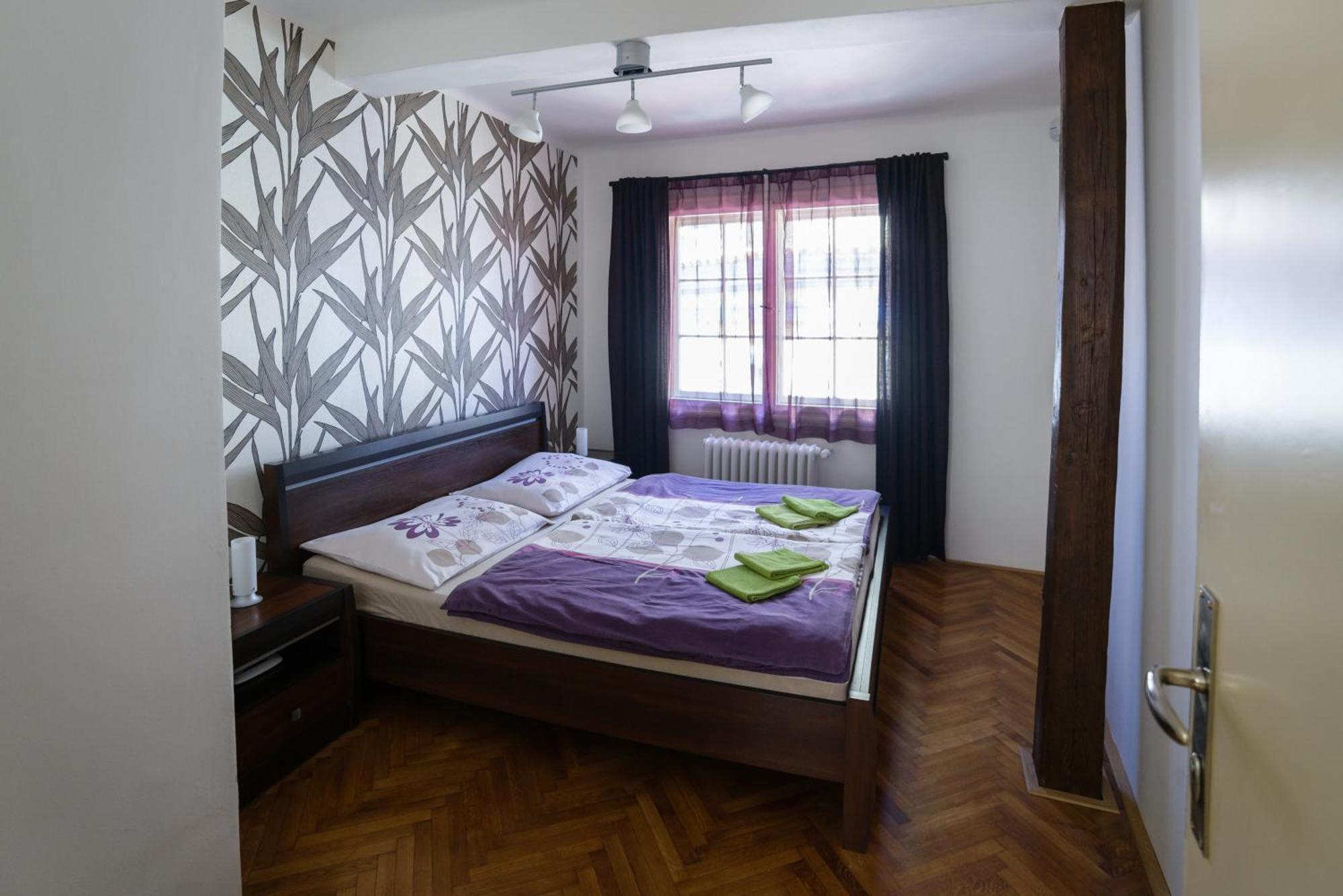 Apartmán Old Town Square 27 *